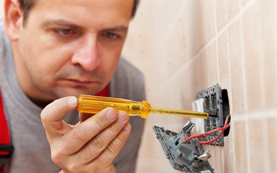 besoin d'un électricien Saint-Arnoult-en-Yvelines